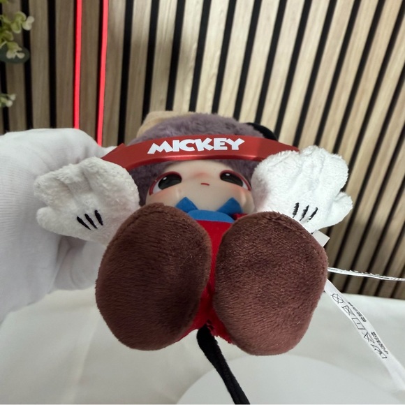 🏰 WOW 🤩 Dimoo World × Disney Vinyl Plush Keychain 💜 RARE "Secret Mickey TV Show" - Picture 9 of 10